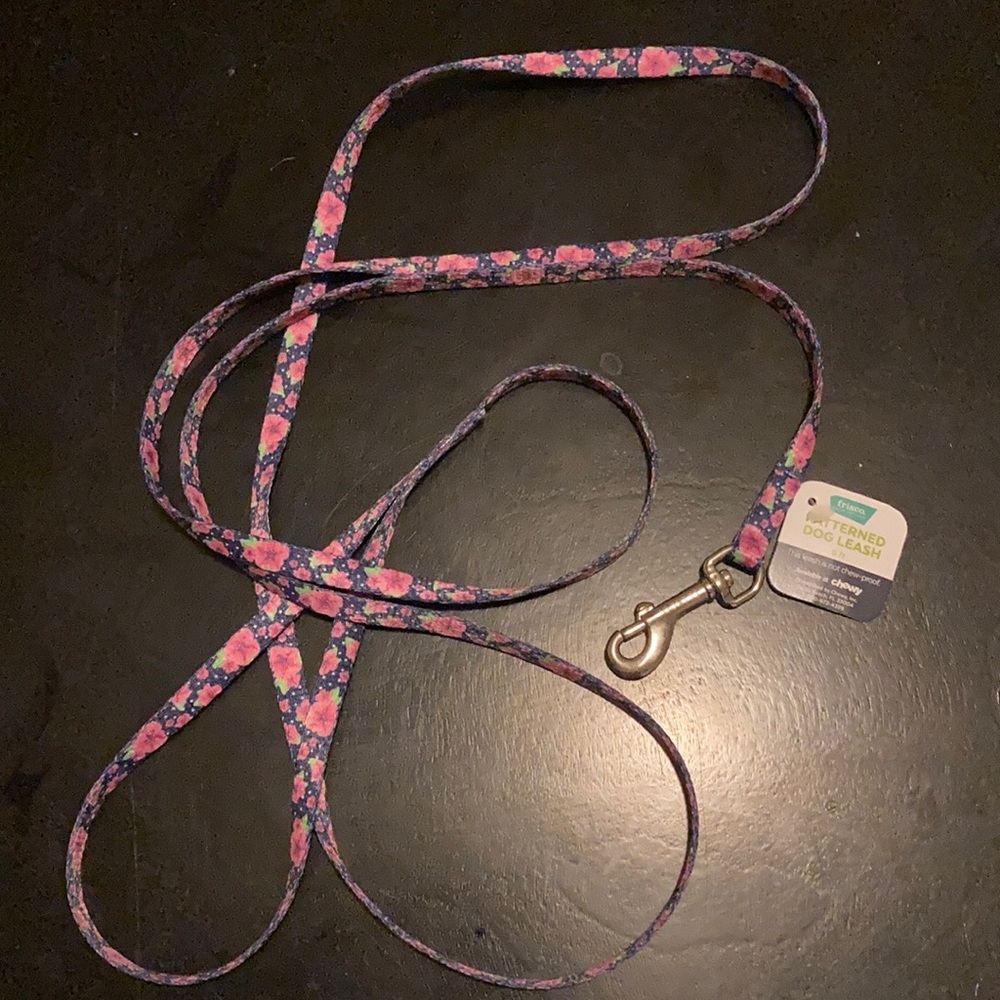 🌷2/$10 Floral print dog/cat leash.